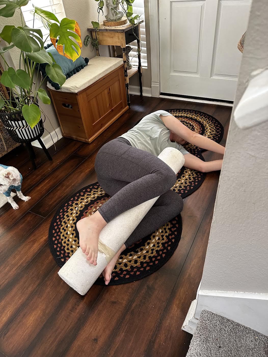 Thoracic rotation with foam roller — starting position